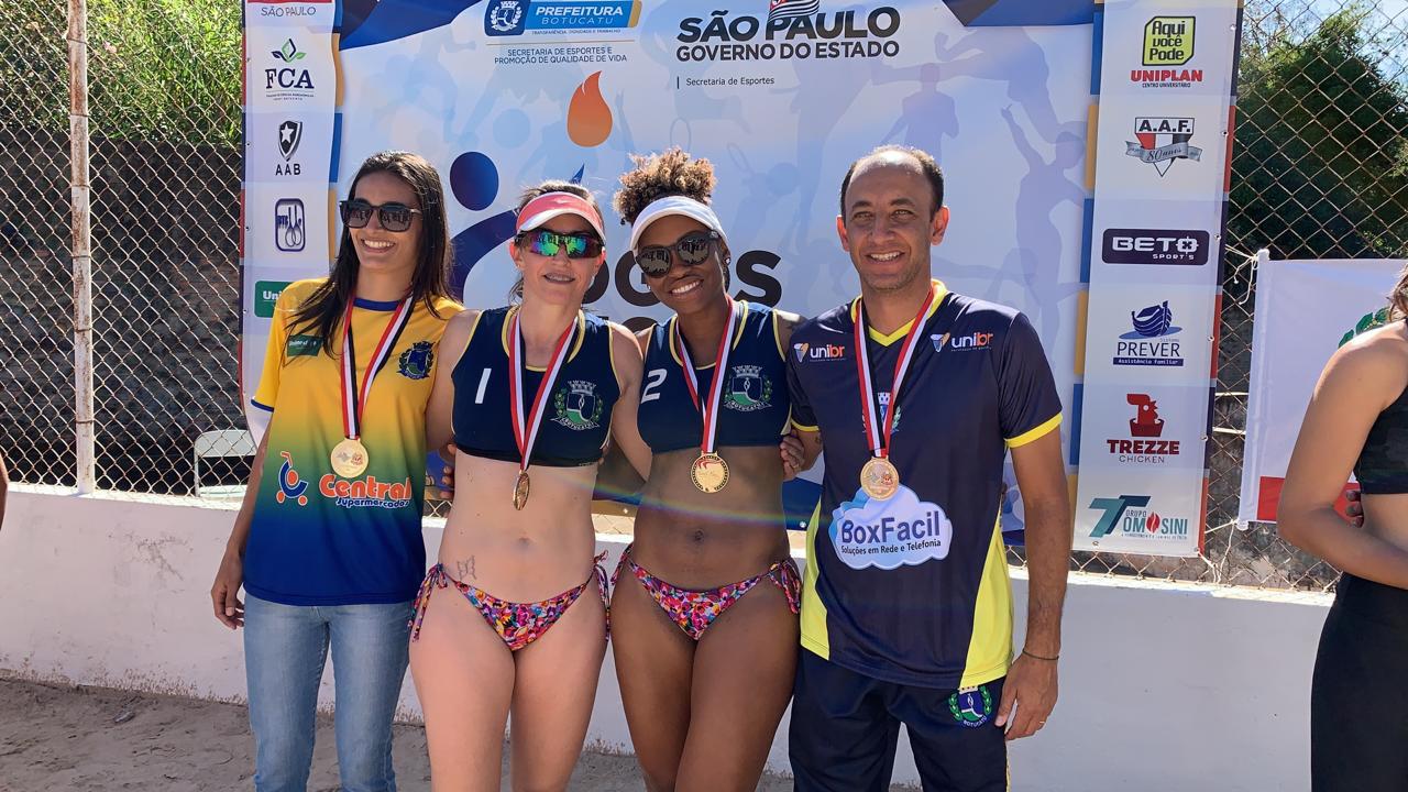 Atletas do Botucatu/Unibr levam ouro no vôlei de praia dos Jogos Regionais